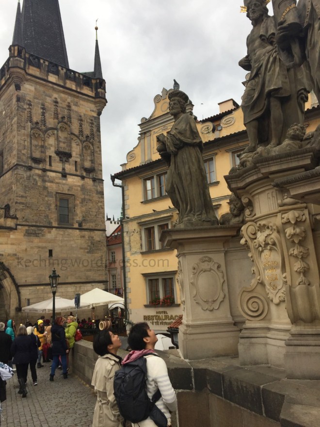 charles bridge statues