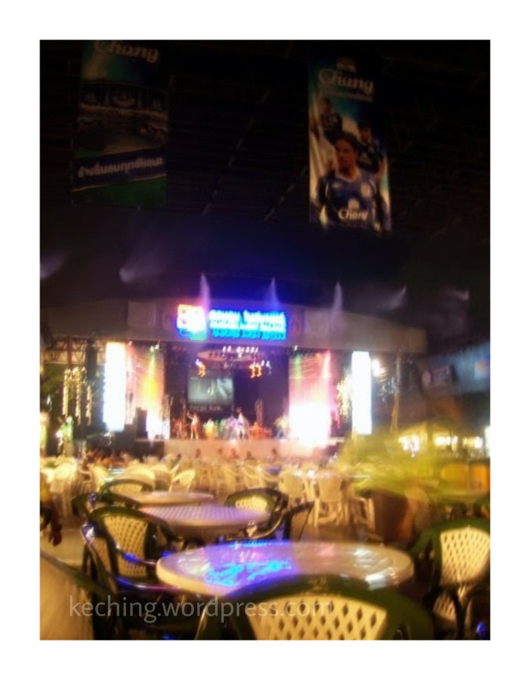 suan lum night market bangkok