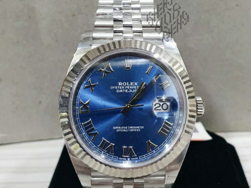 Visited buddy’s luxury watch store for craft groundwork