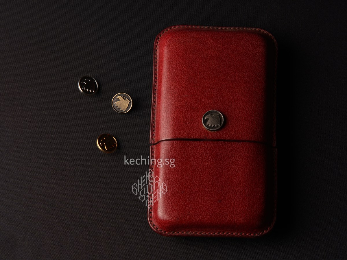 The two tiers of PERSONALISED leather gifts